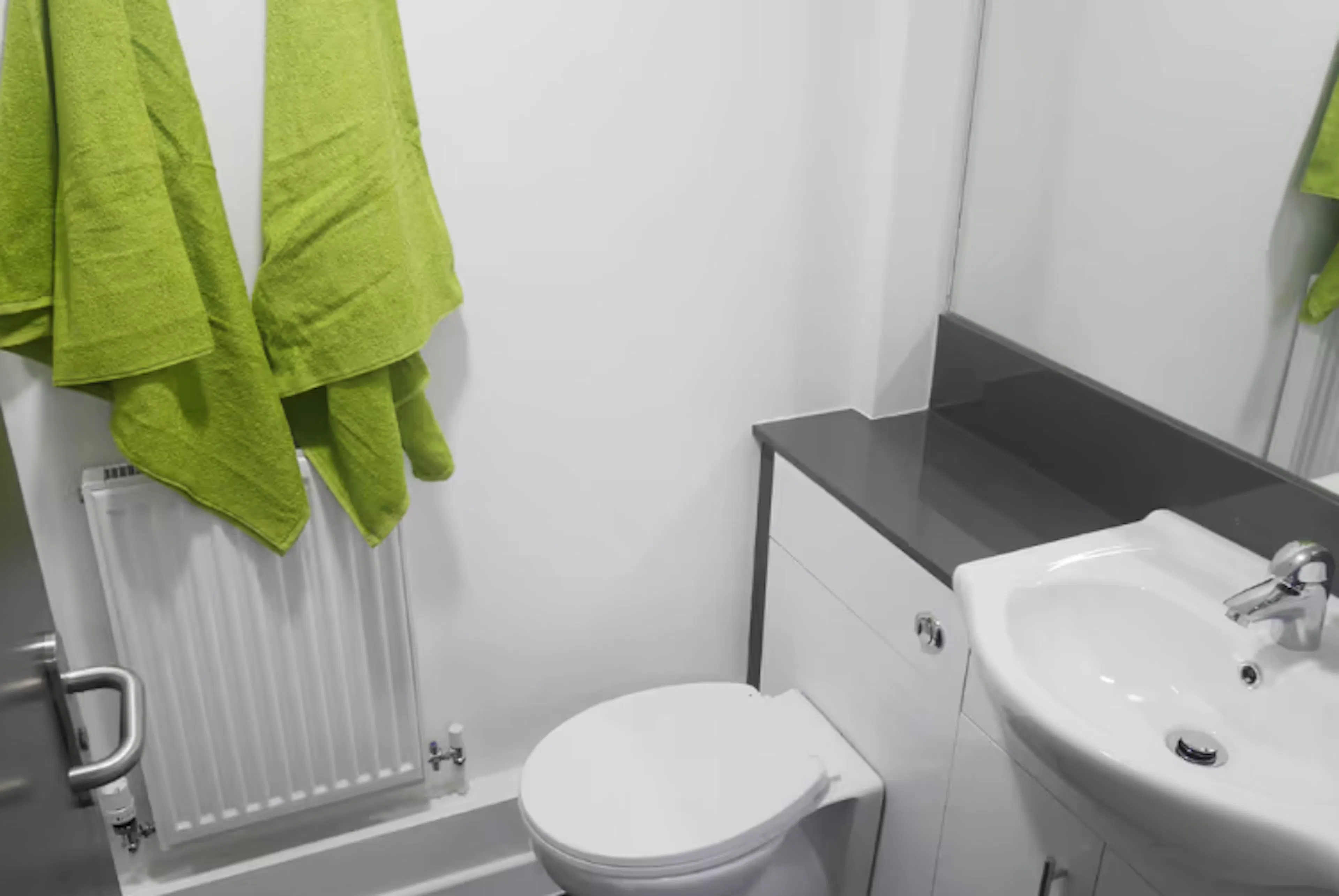 5 Bedroom Standard BATHROOM 2