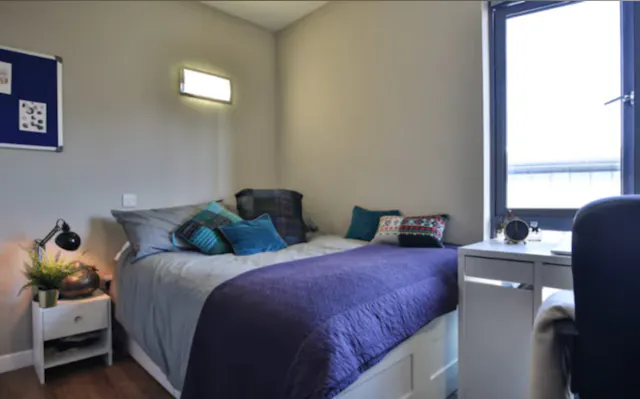 Classic Smaller 2 Bed Apartment room image 1
