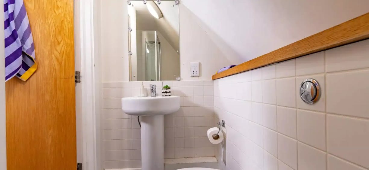 Silver Ensuite Lower