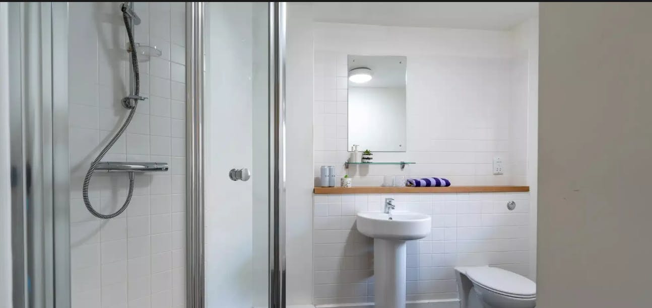 Bronze Bedroom Mid