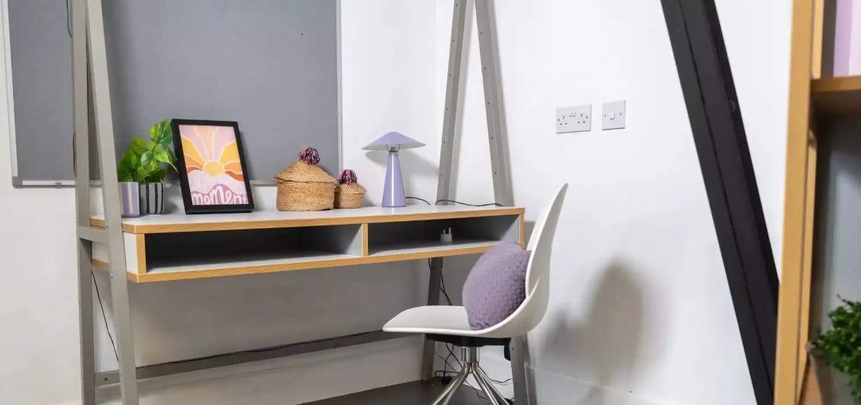 Silver Ensuite Upper Level