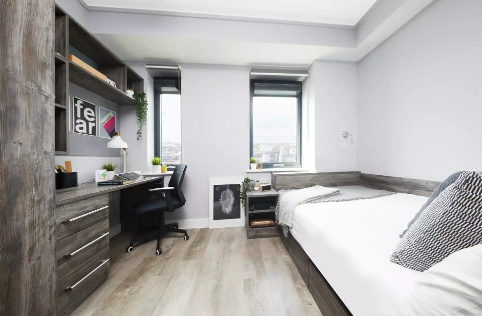 Penthouse Studio