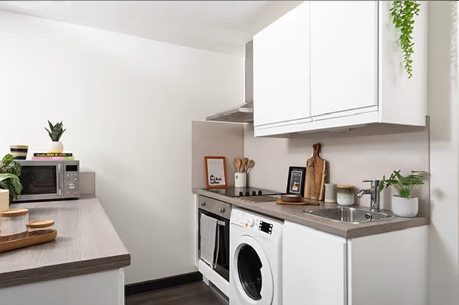 Premium Range 2 Studio