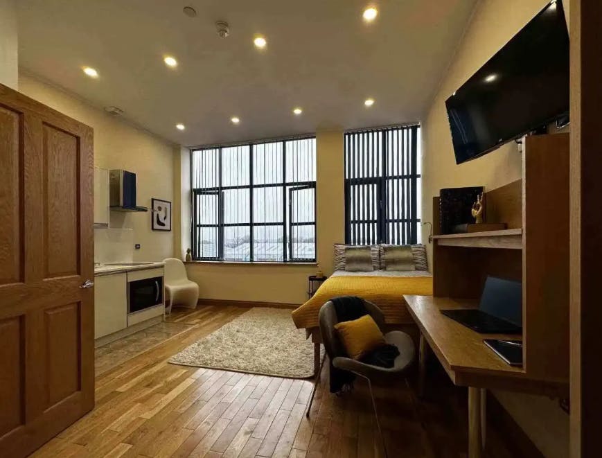 new-brook-house-nottingham-Executive Studio