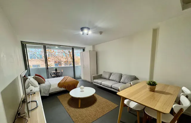 Studio Apartments room image 2