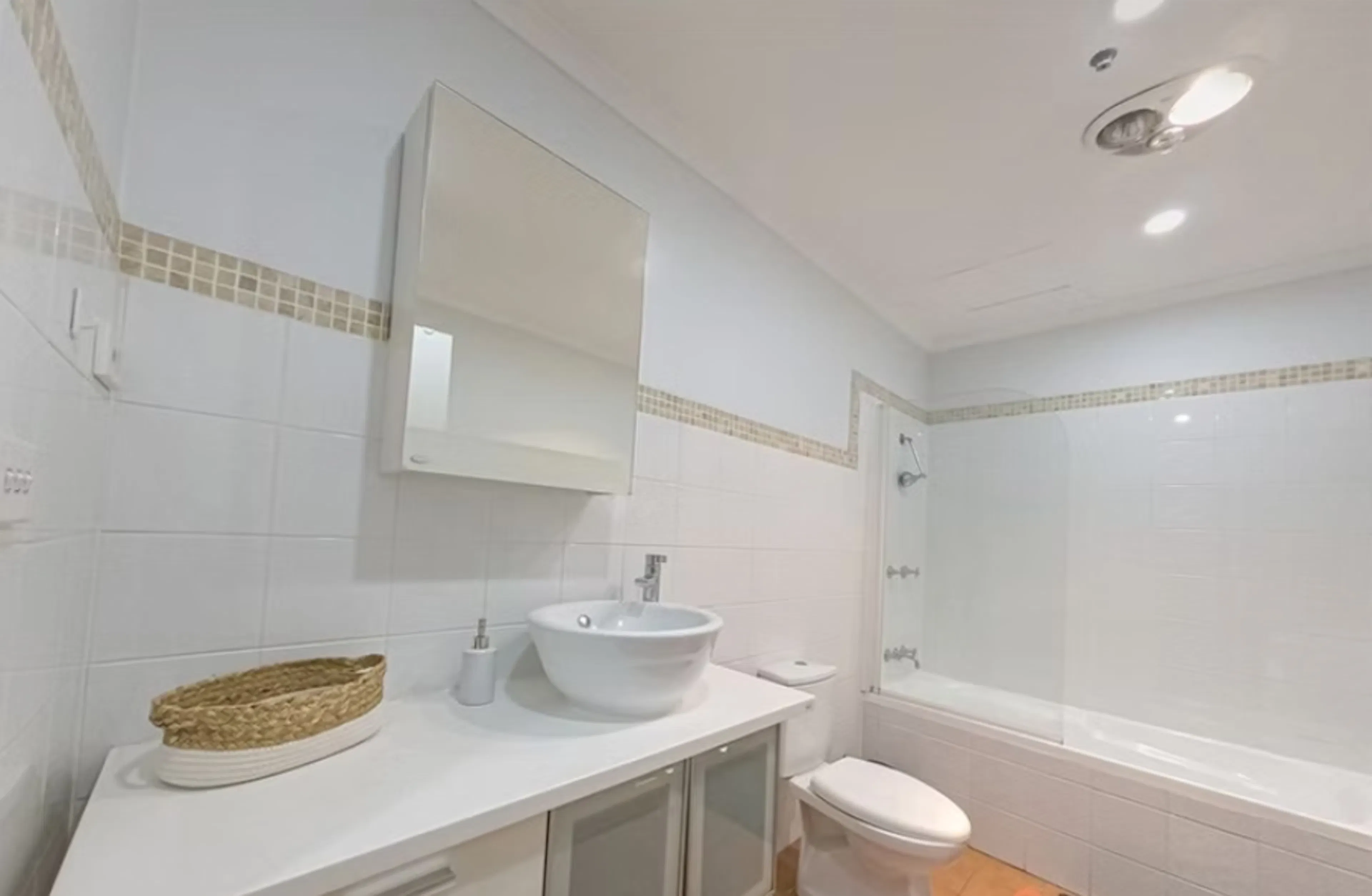 Bedroom with private bathroom BATHROOM 3