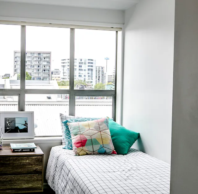 Apartment 501 (4 bedrooms and 1 bathroom) room image 2