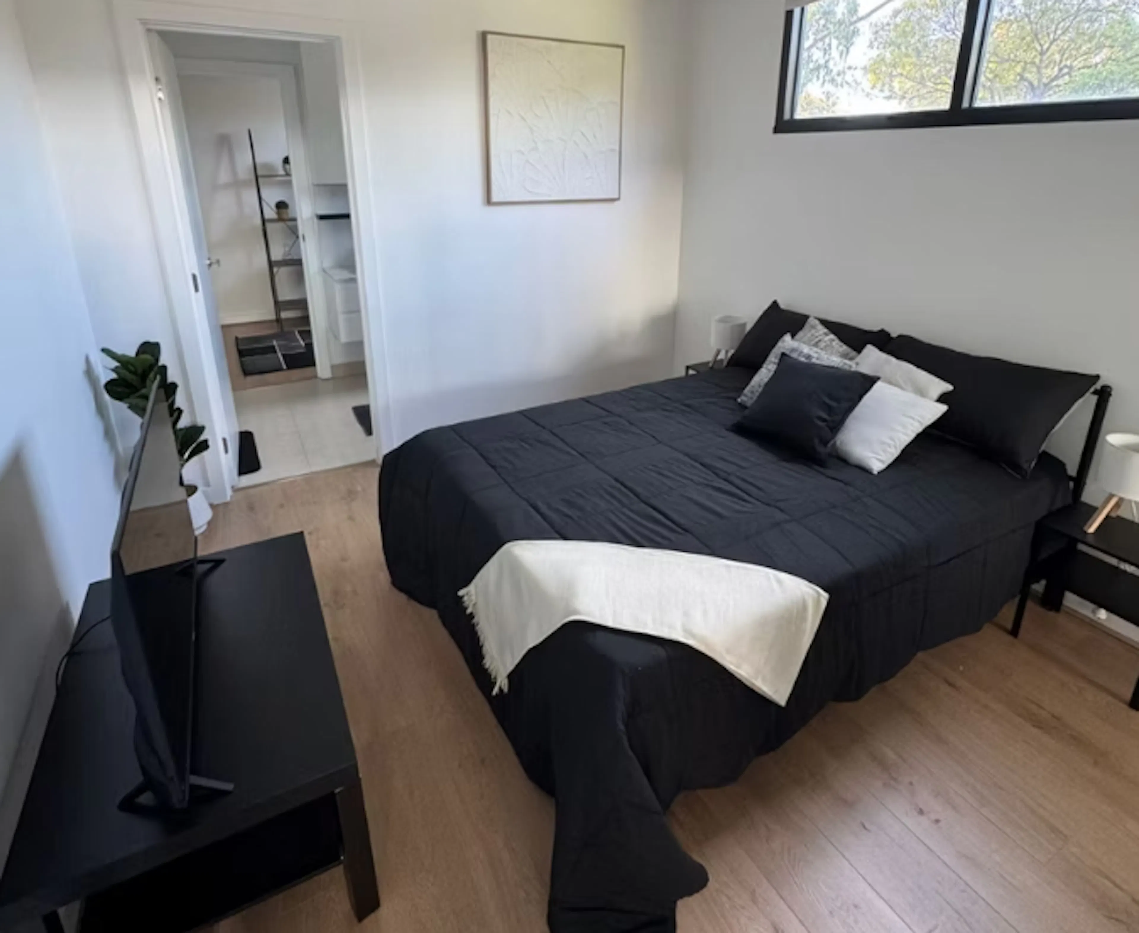 1 Bedroom Apartment ROOM 1