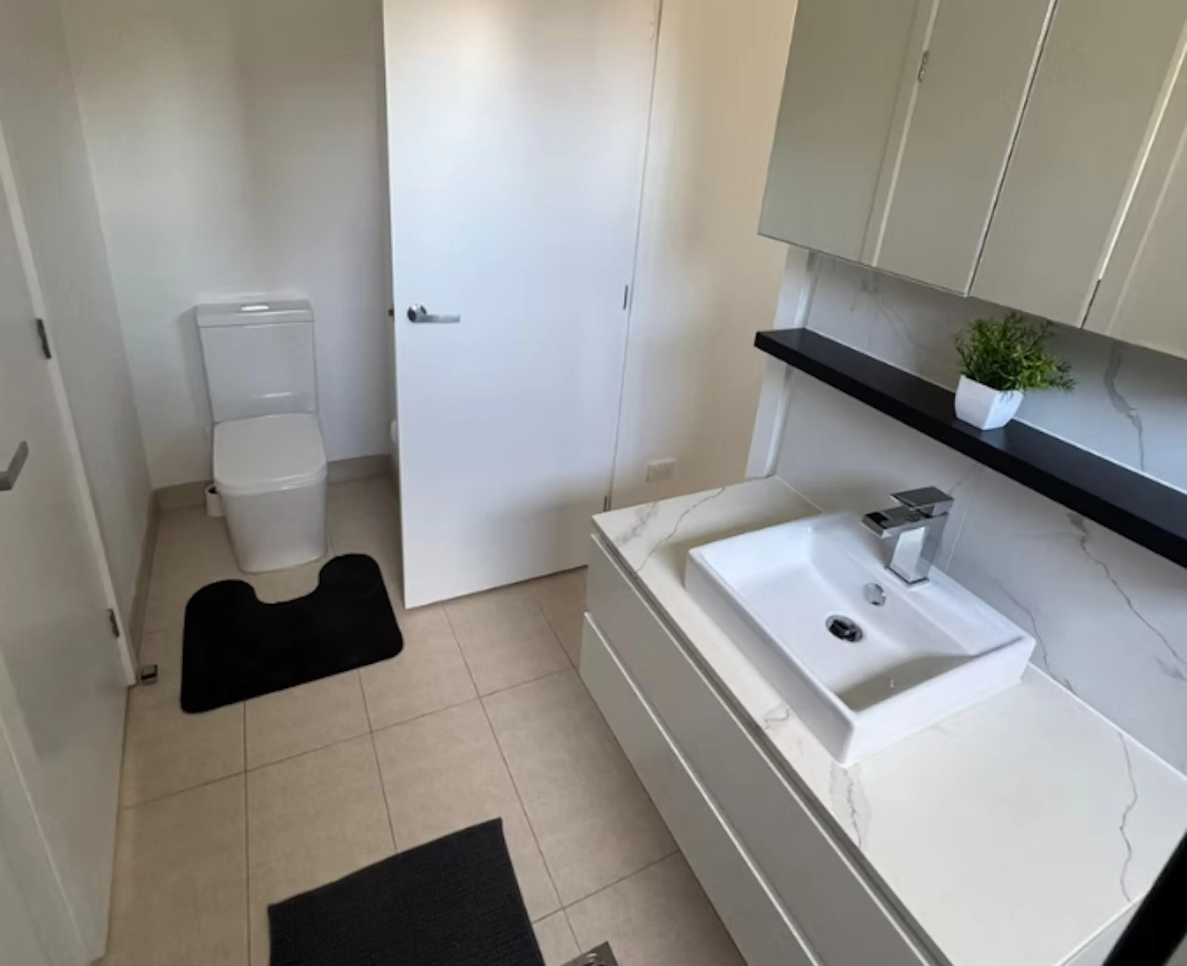 1 Bedroom Apartment BATHROOM 4