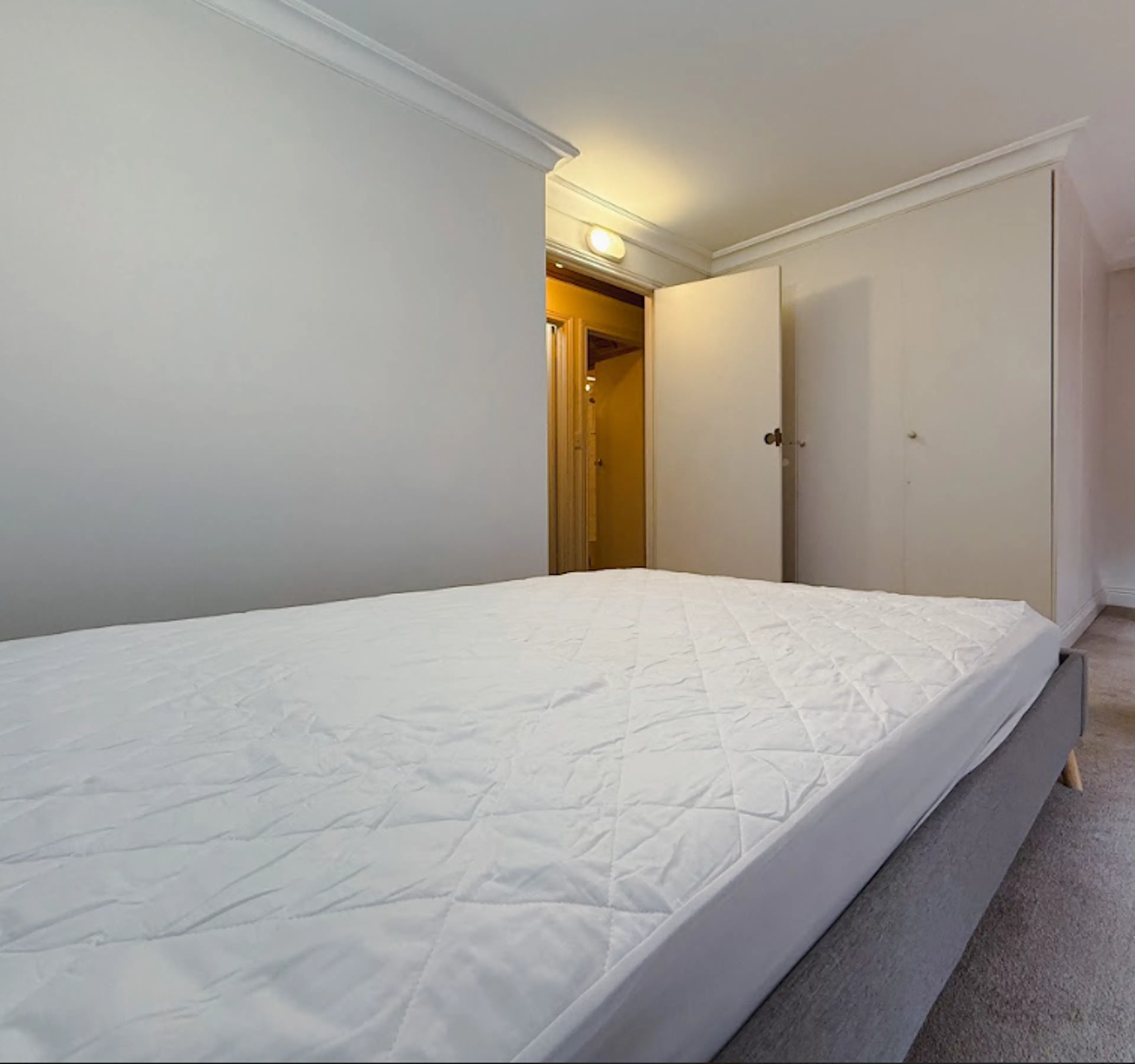 2 Bedroom 1 Bathroom Apartment ROOM 2