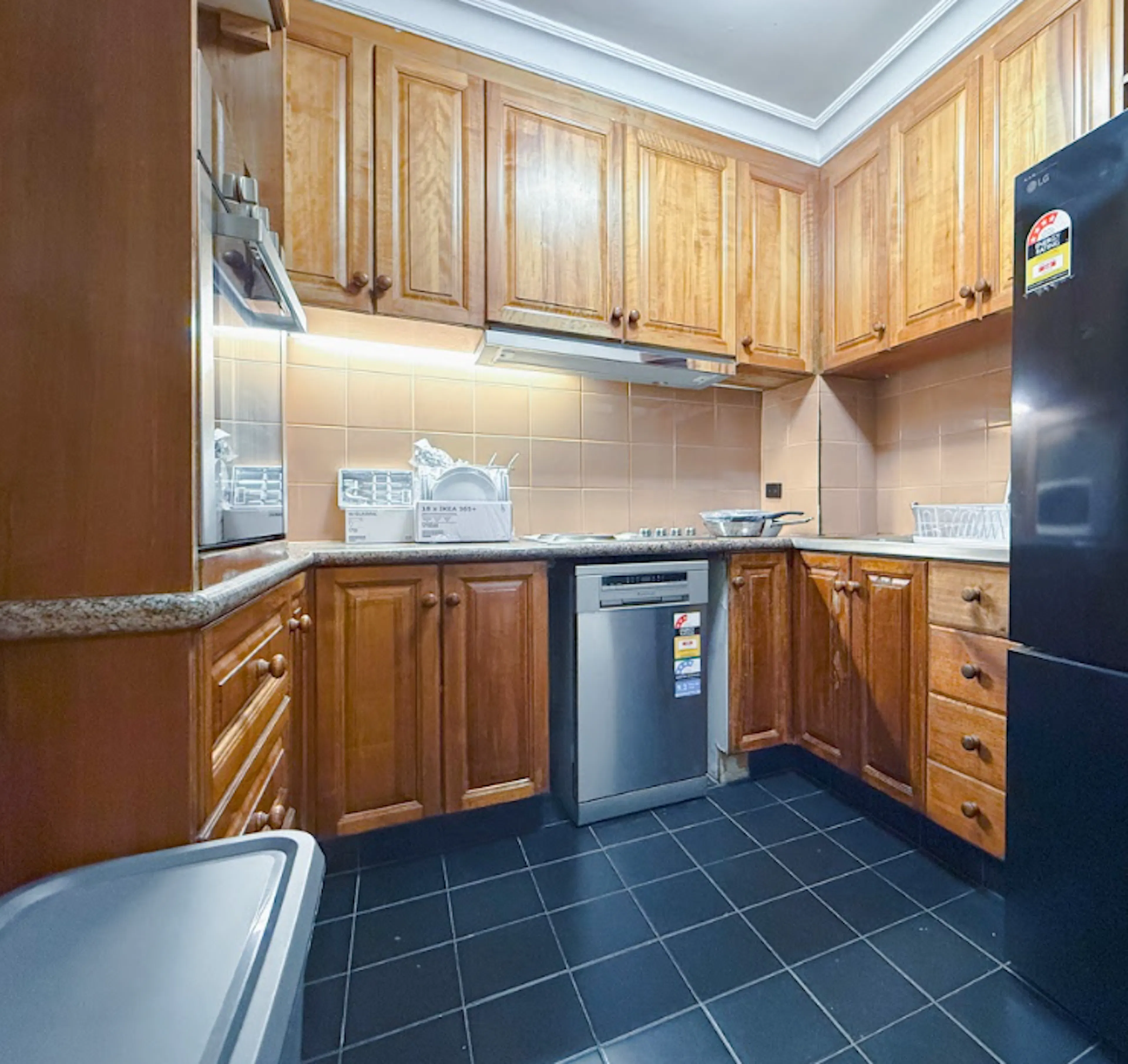 2 Bedroom 1 Bathroom Apartment KITCHEN 4