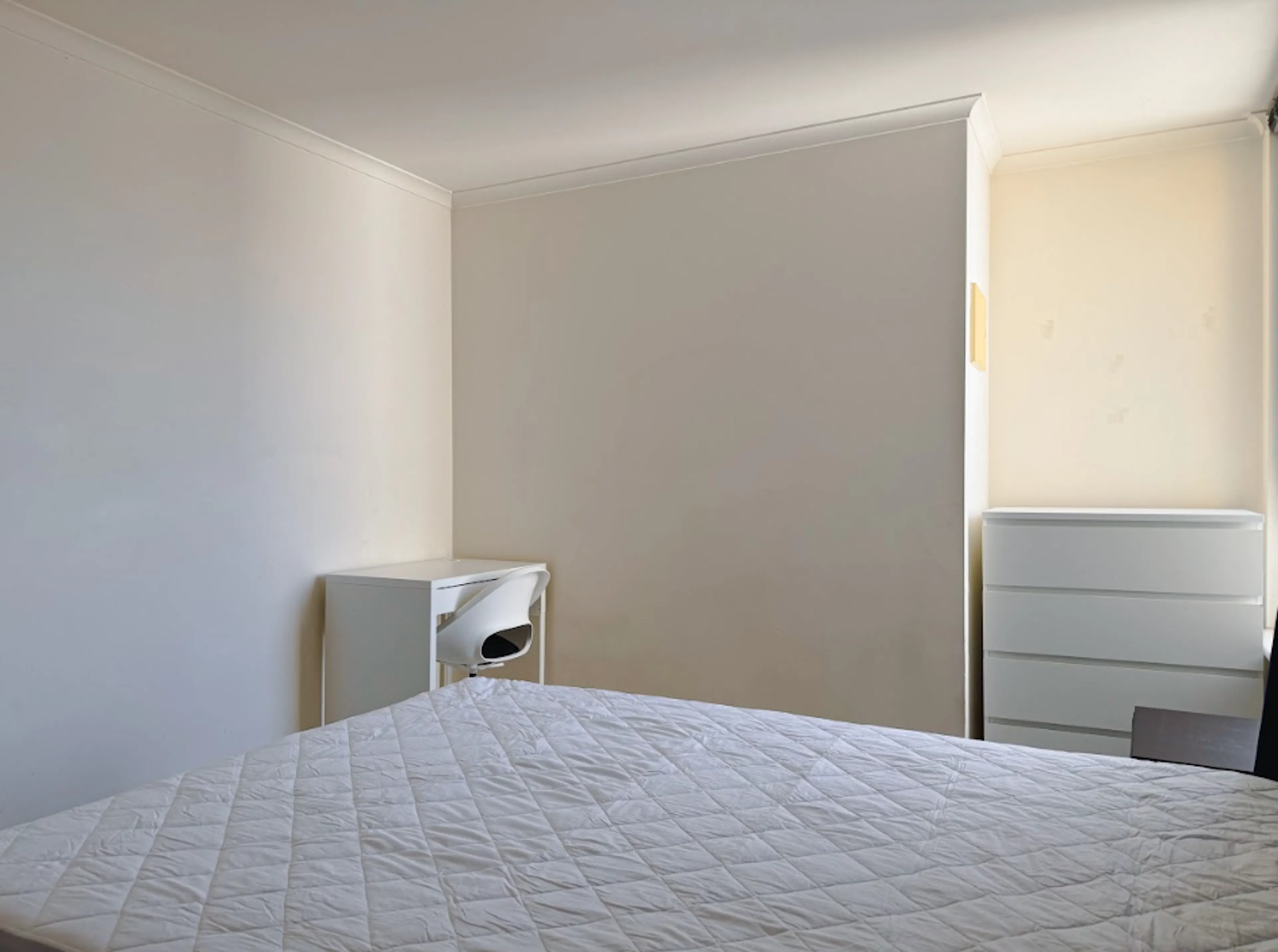 2 Bedroom, 2 Bathroom Apartment ROOM 2