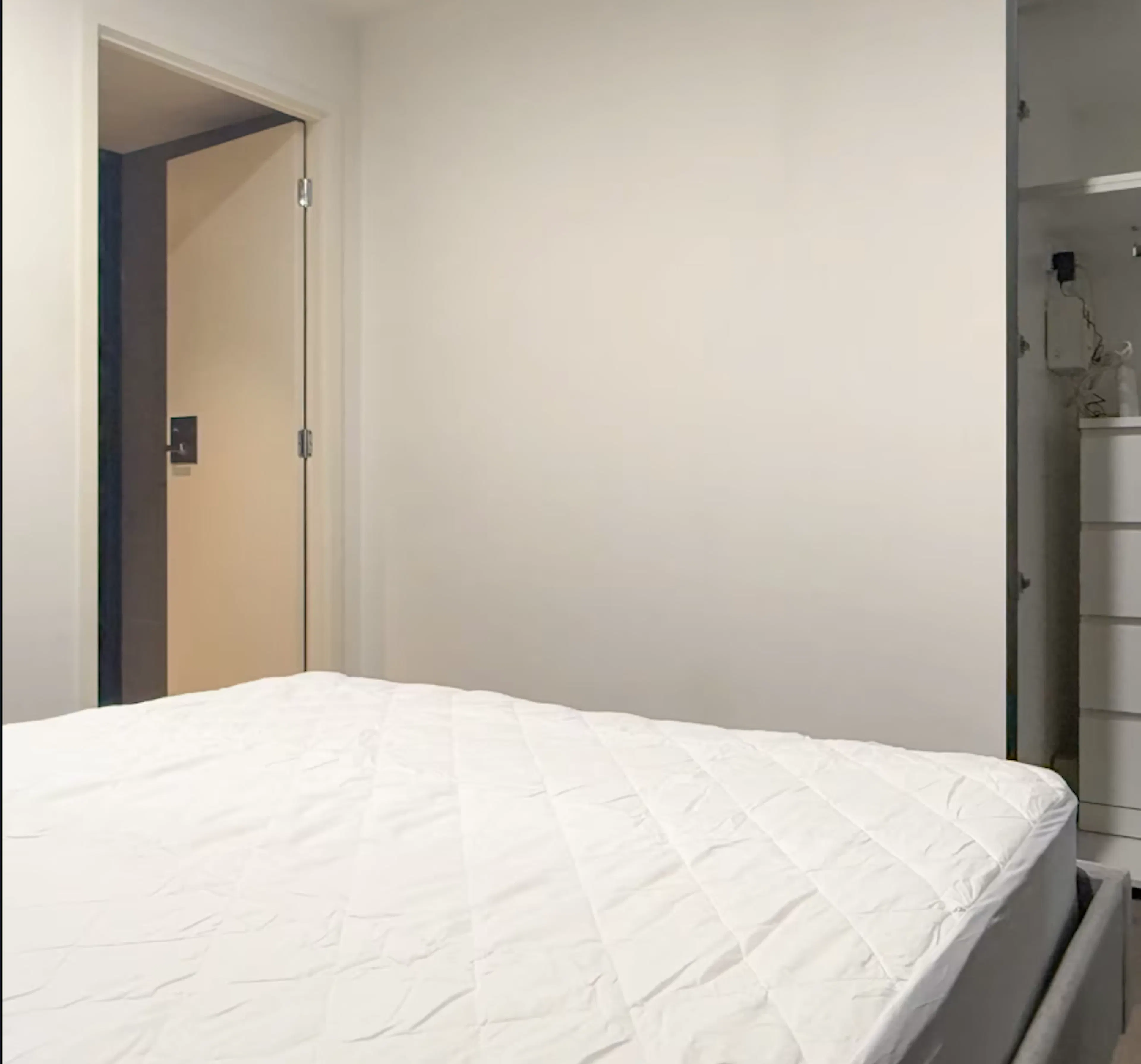 ROOM ROOM 1