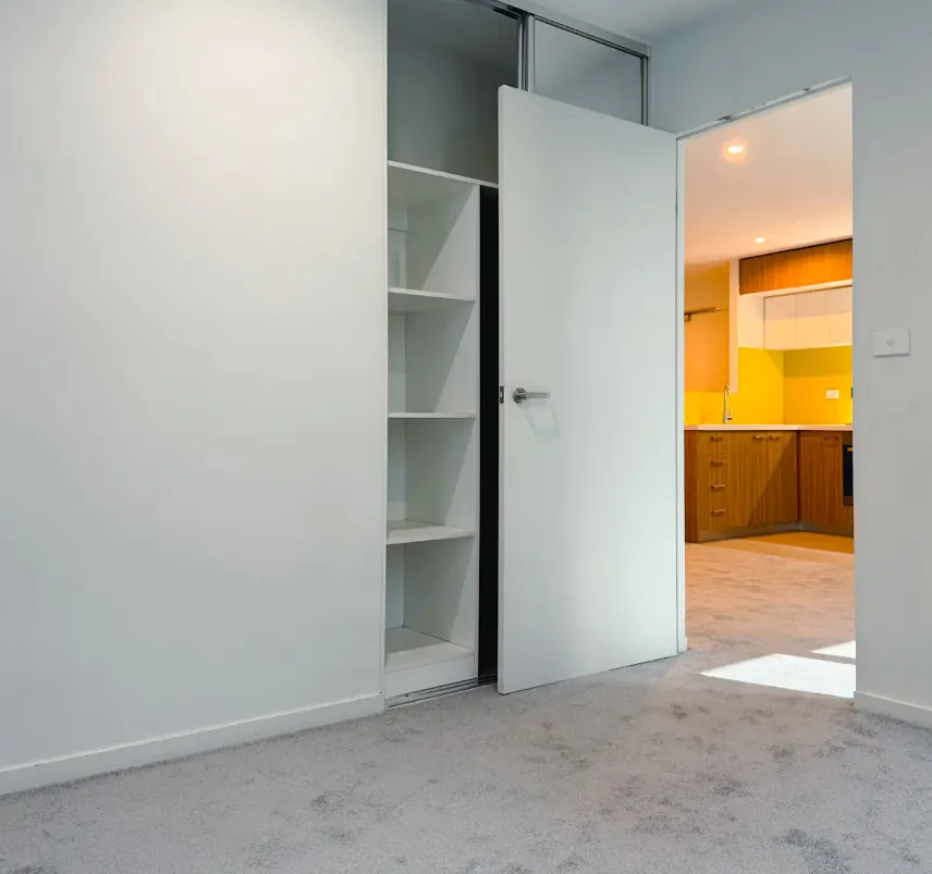 ROOM ROOM 1