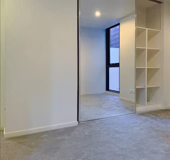 5-sutherland-st-melbourne-ROOM