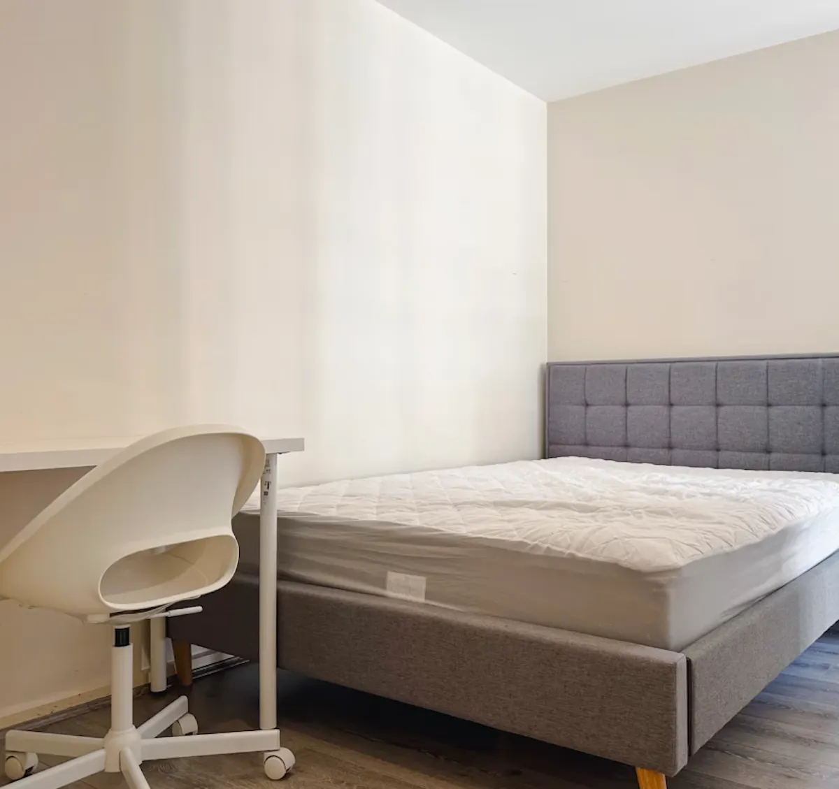 ROOM ROOM