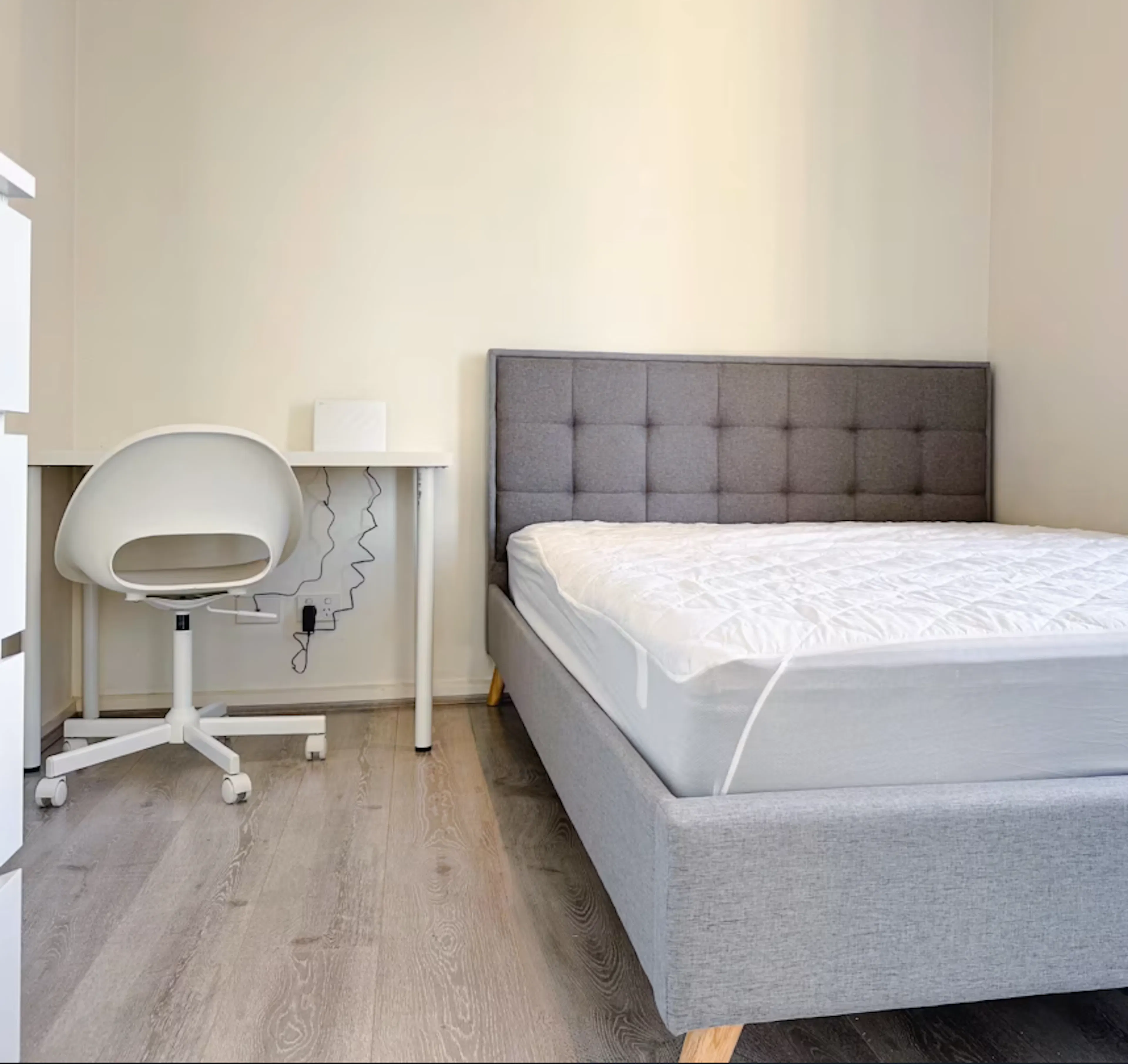 ROOM ROOM 1