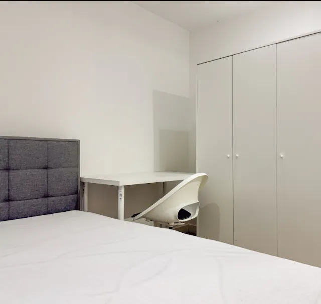 Second Room room image 2