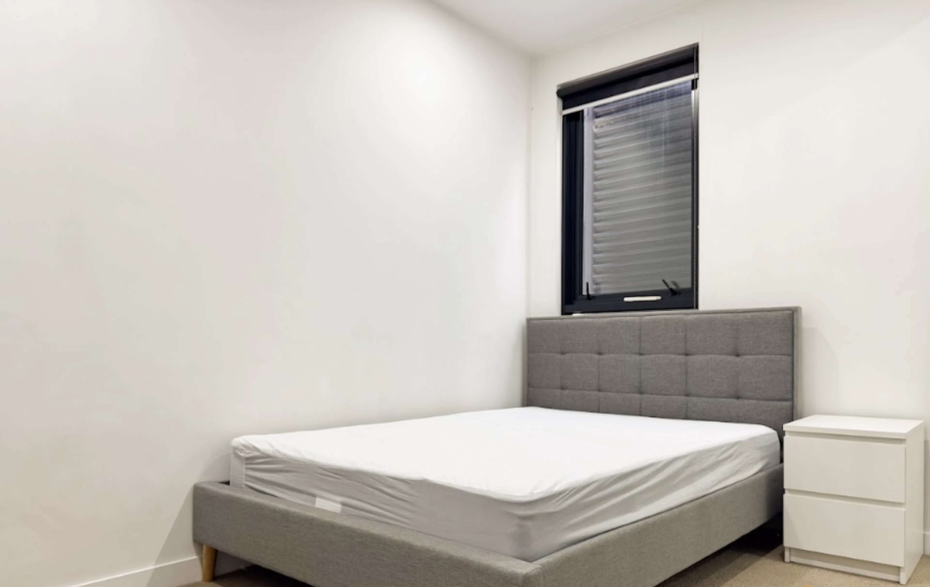 Second Room ROOM 4