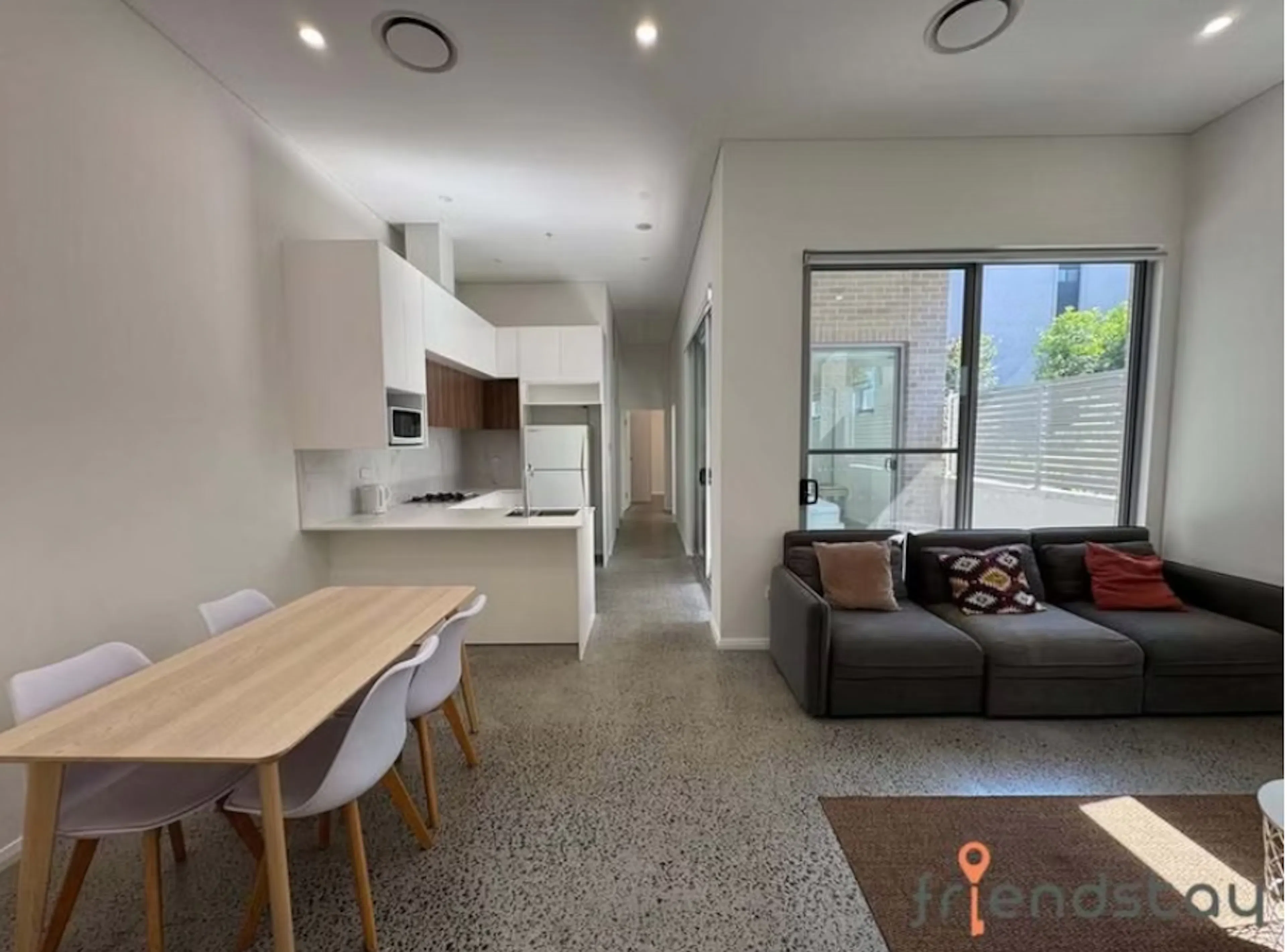 2 Bedroom 2 Bathroom KITCHEN 4