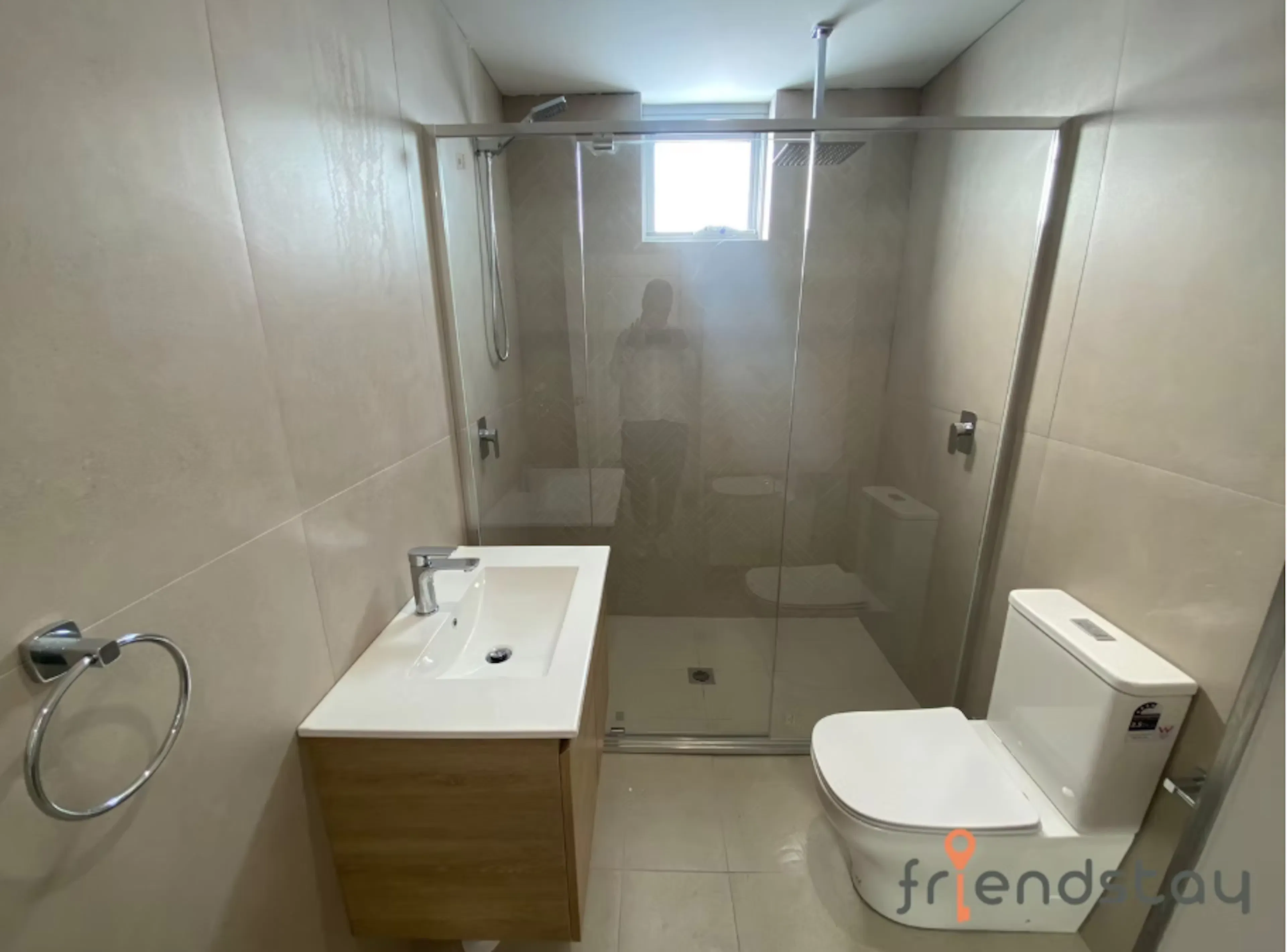 1 Bedroom, 1 Bathroom Apartment BATHROOM 2