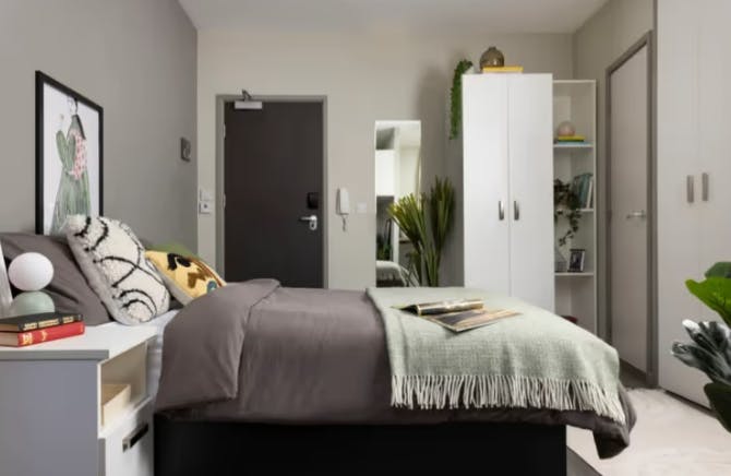 Extra large highest double Studio