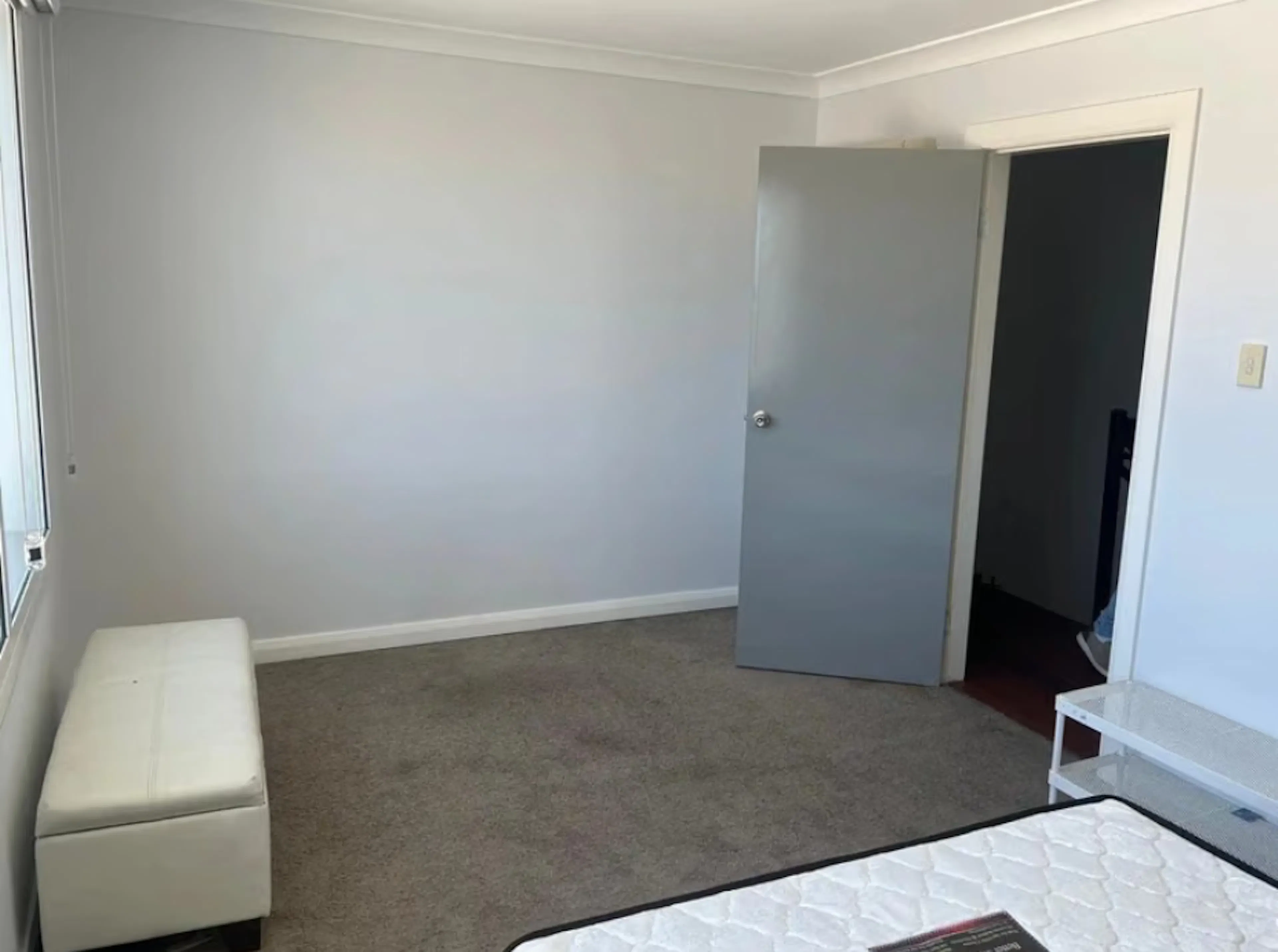 Room 2 (Ensuite) ROOM 1