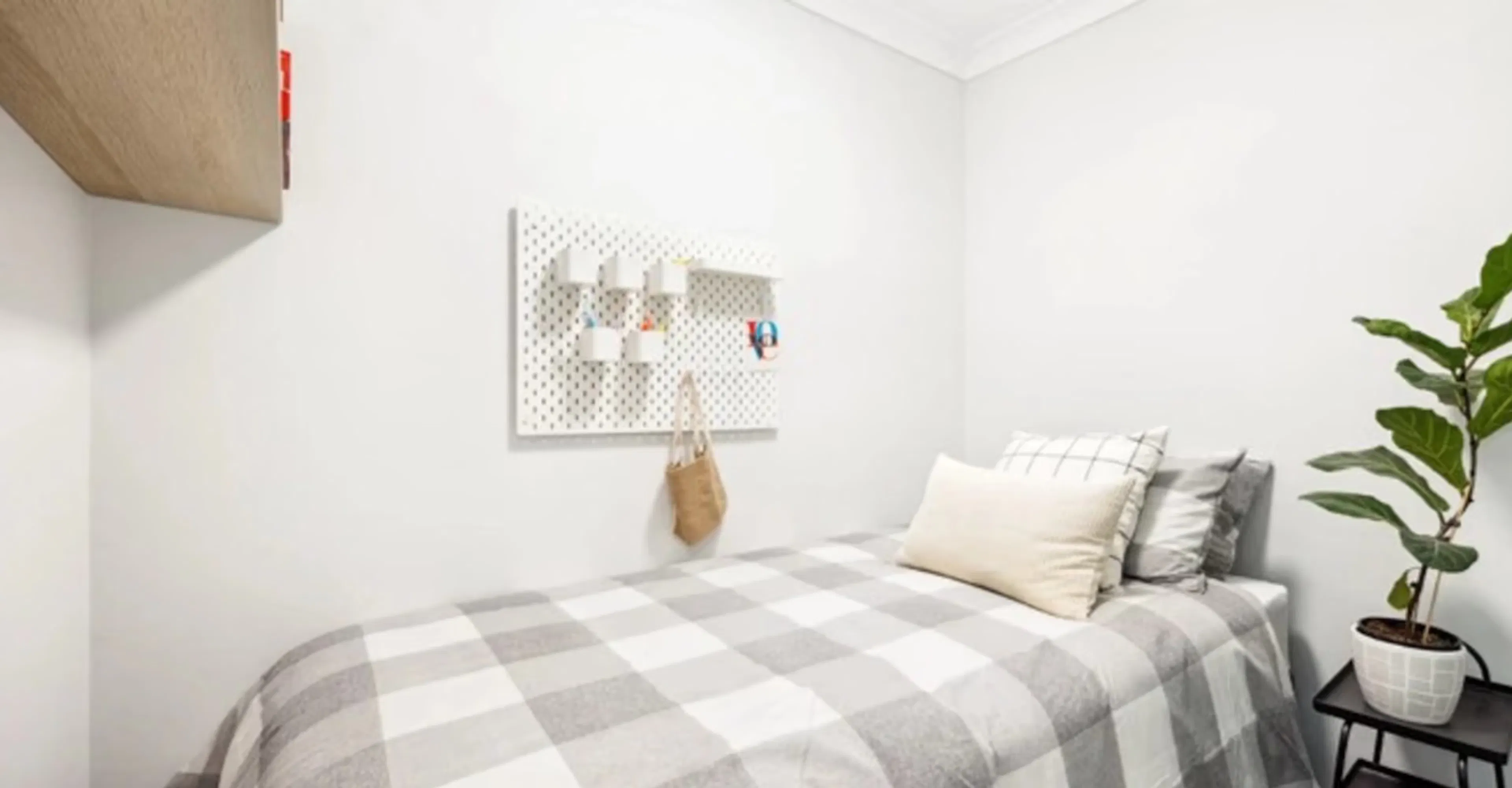 Urban Twin 01 ROOM 1