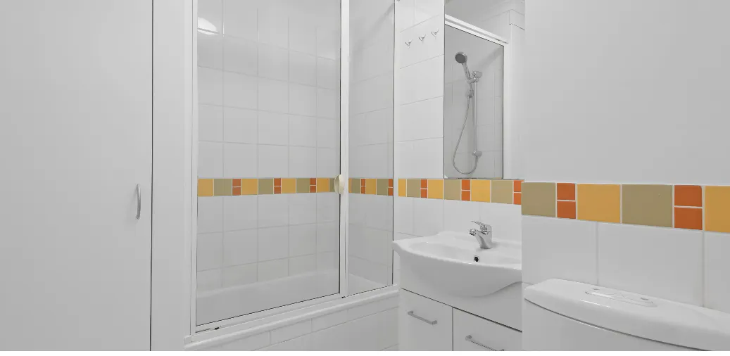 Studio BATHROOM 3