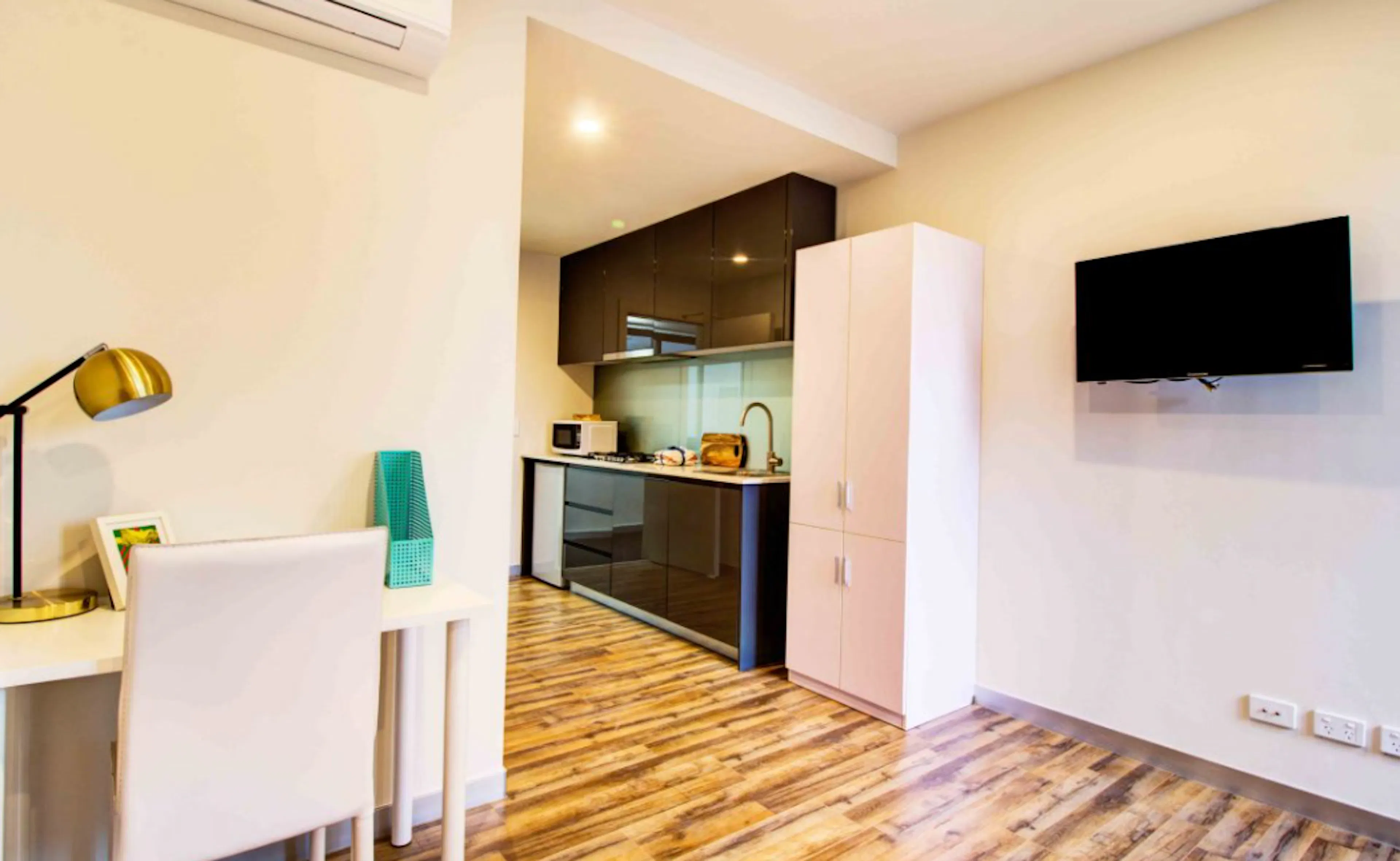 1 Bedroom Large KITCHEN 1