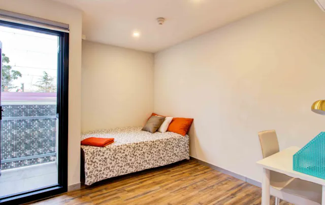 1 Bedroom Large room image 1