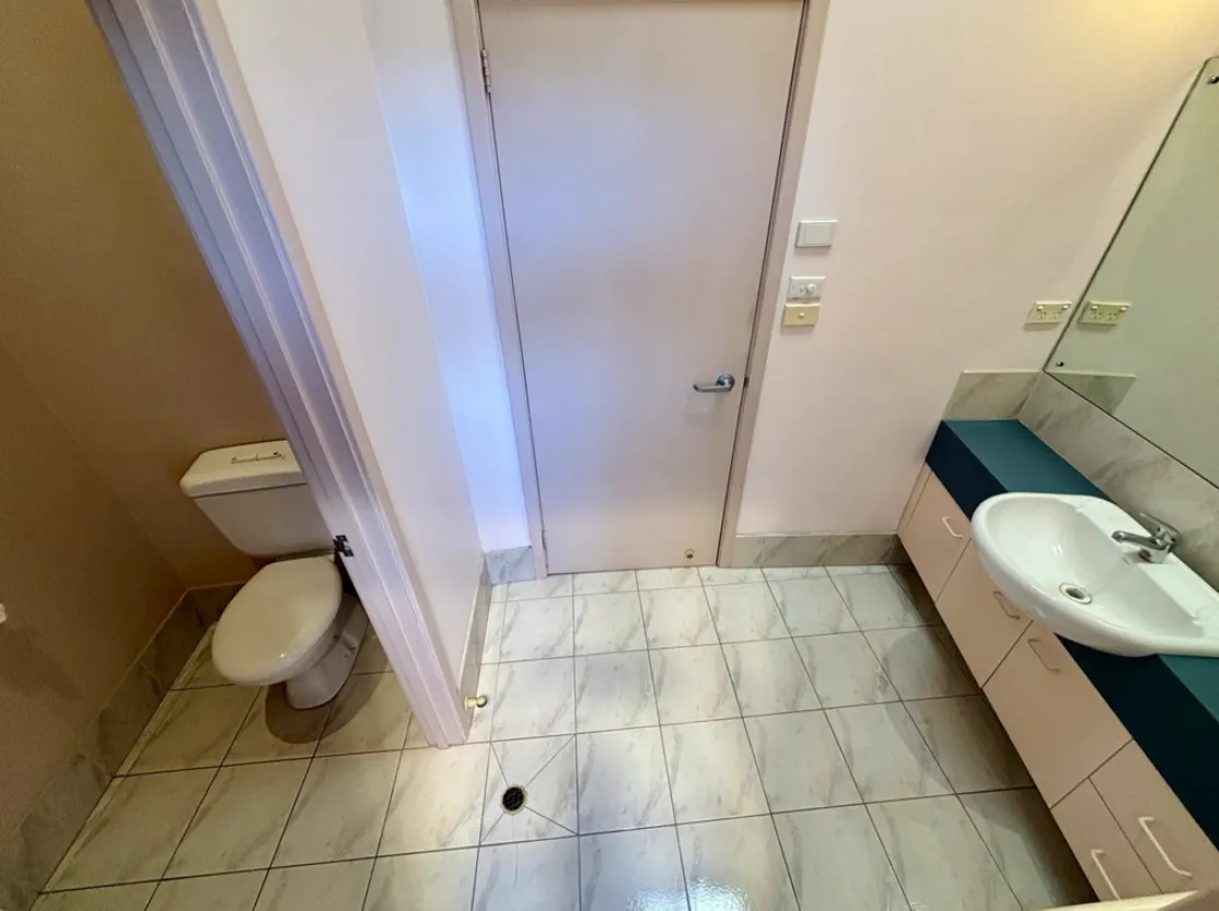 Room 3 BATHROOM 2
