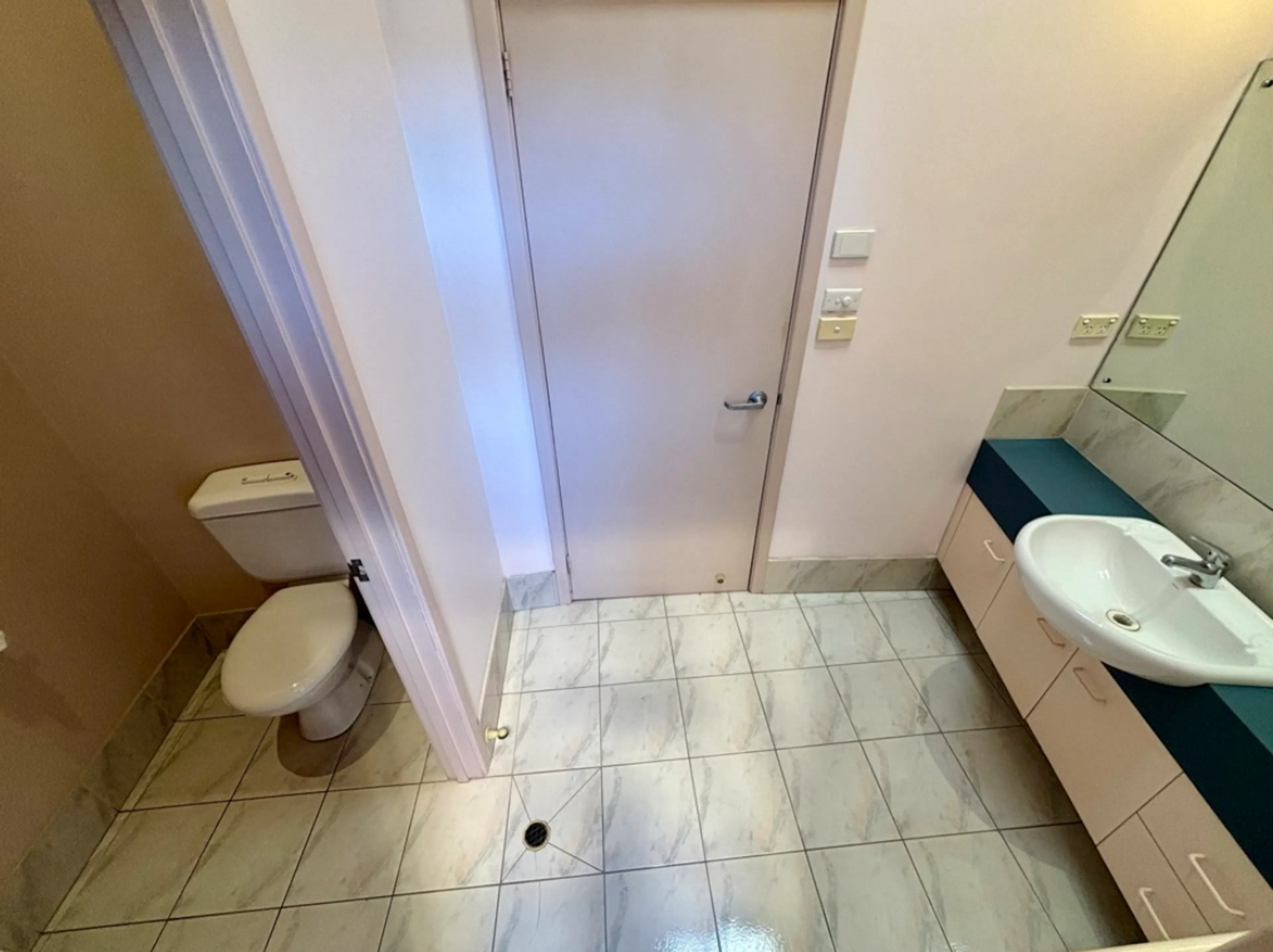 Room 3 BATHROOM 2
