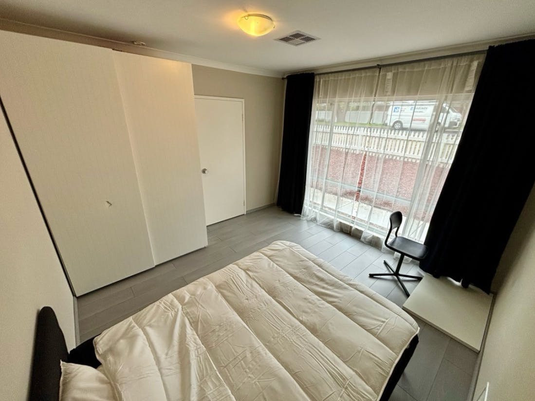 58-gerard-street-perth-Room 2