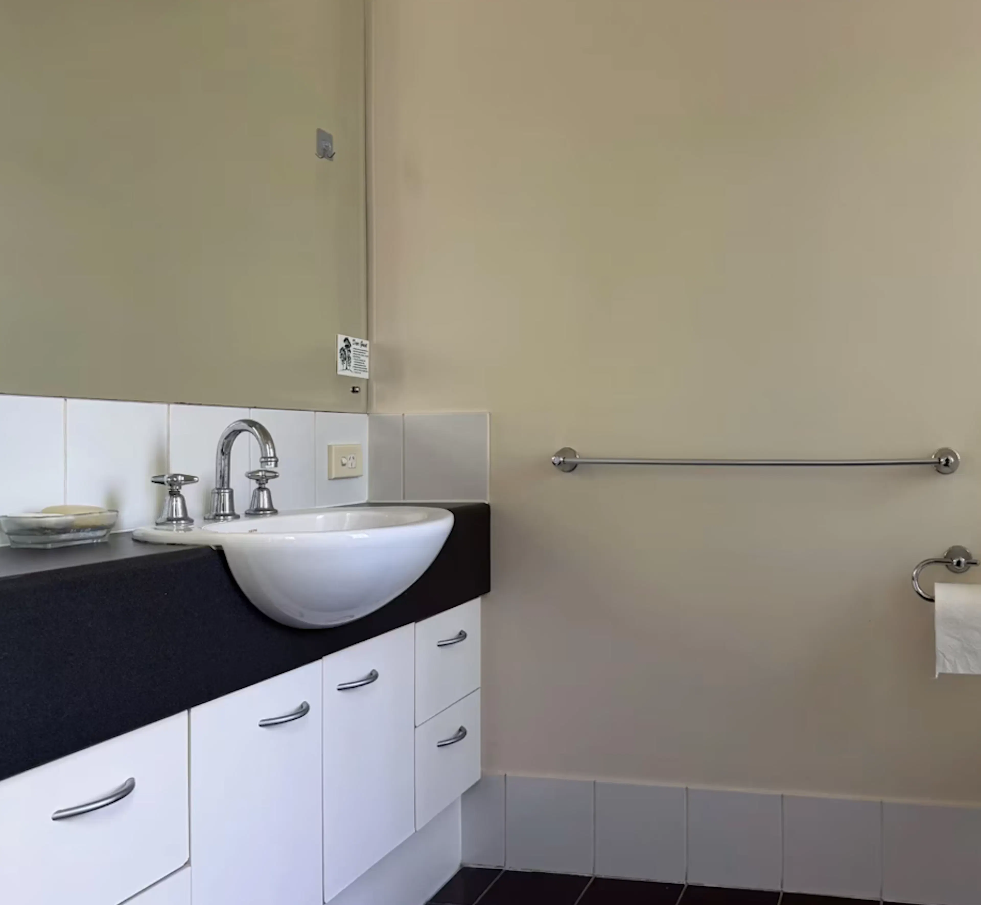 BATHROOM BATHROOM 3