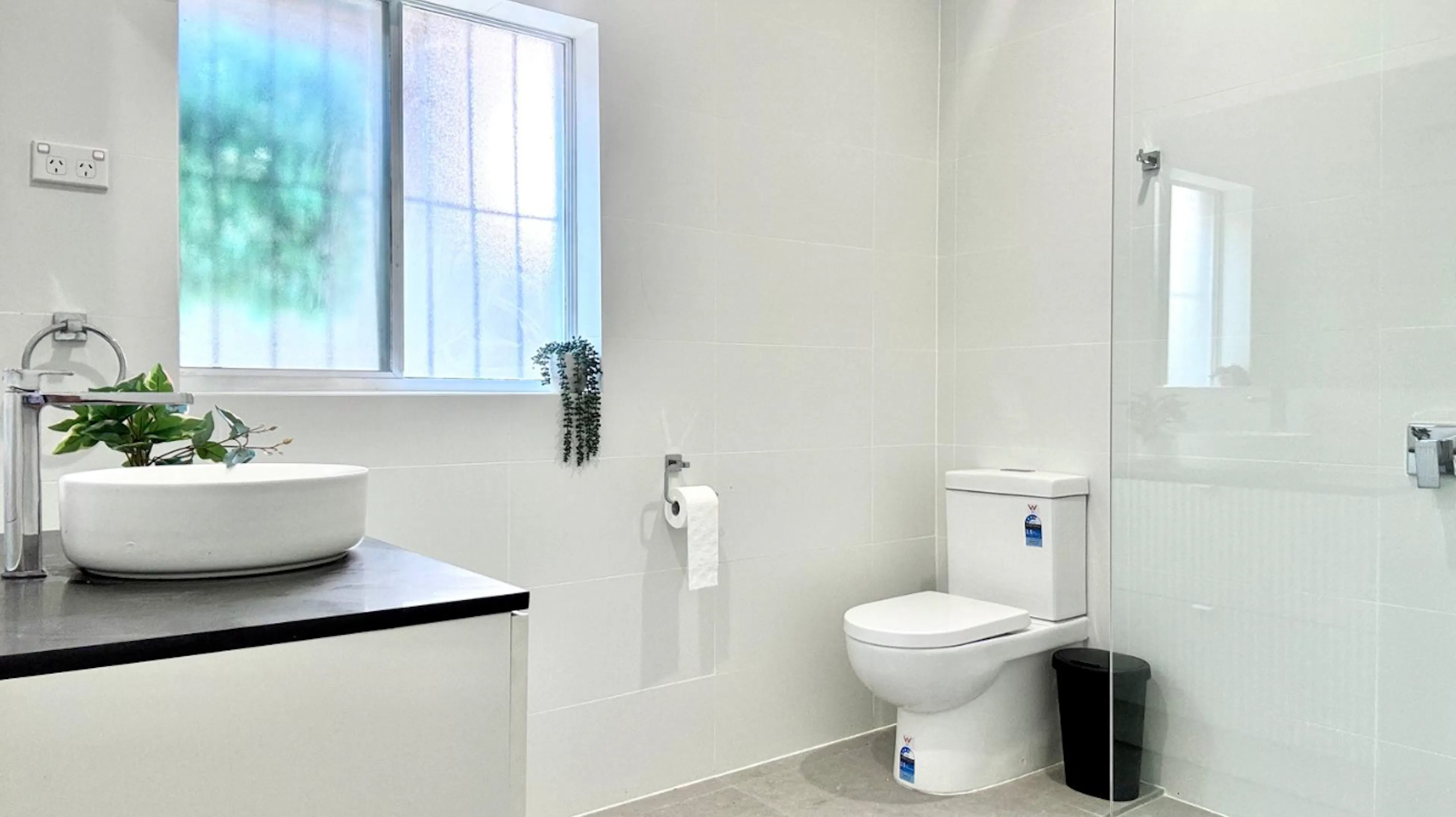 BATHROOM BATHROOM 3