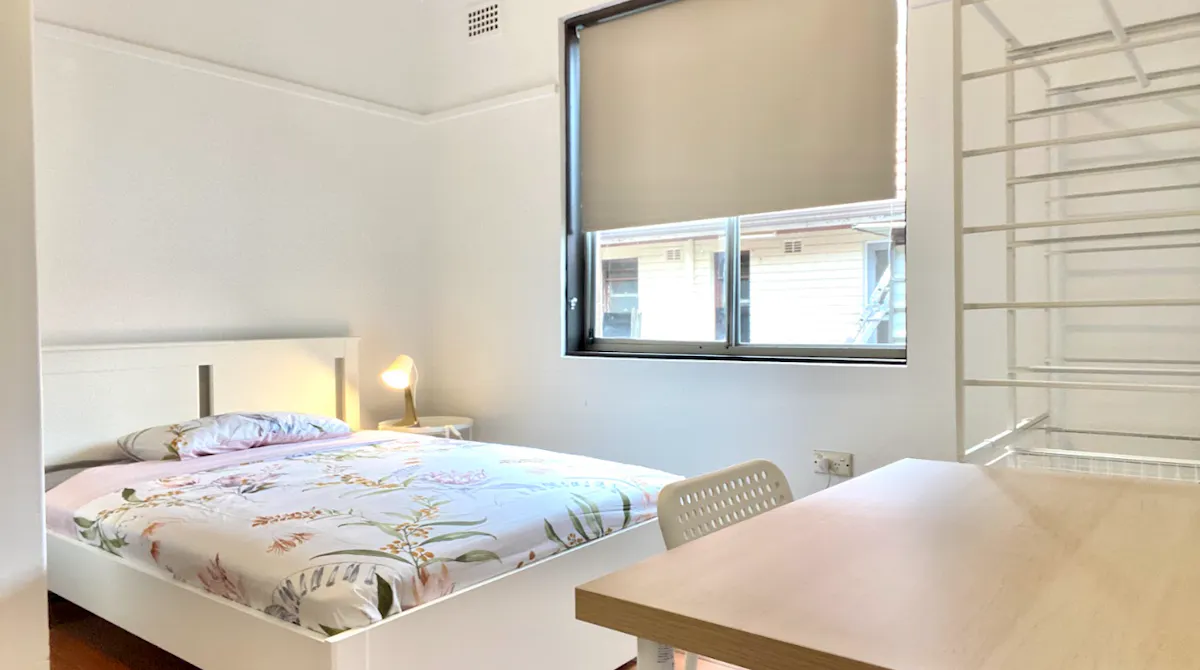 Room 4 (Non - Ensuite) ROOM