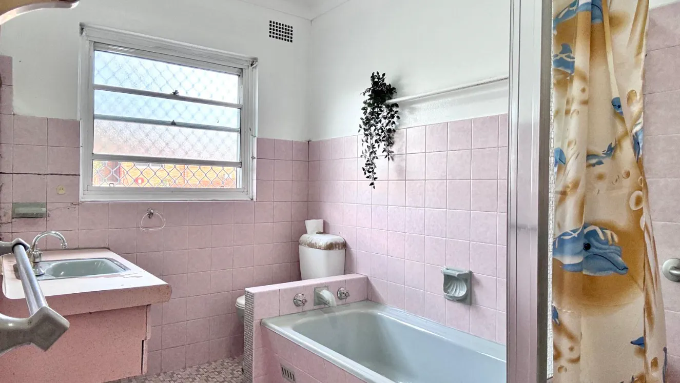 BATHROOM BATHROOM 2