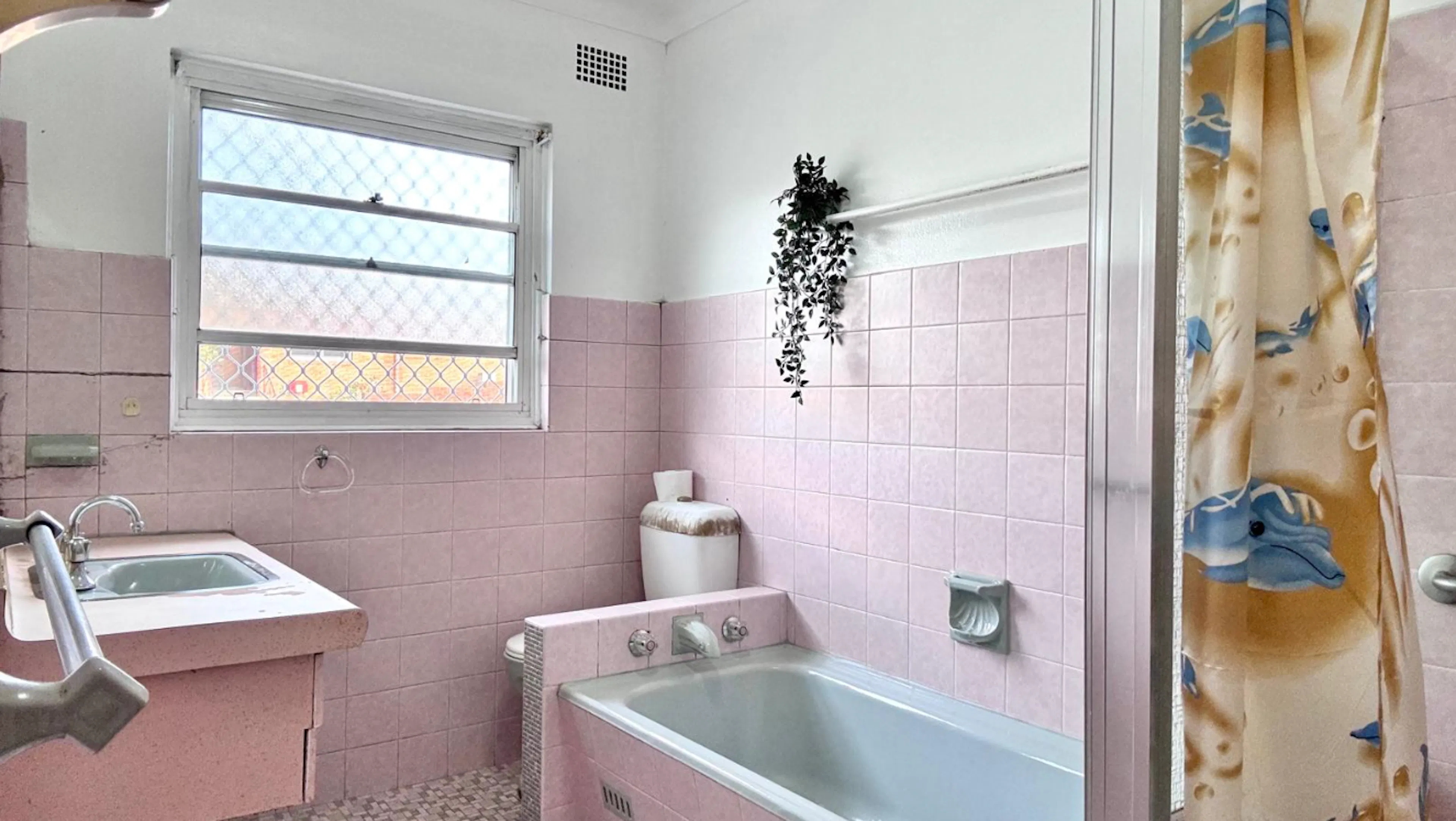 BATHROOM BATHROOM 2