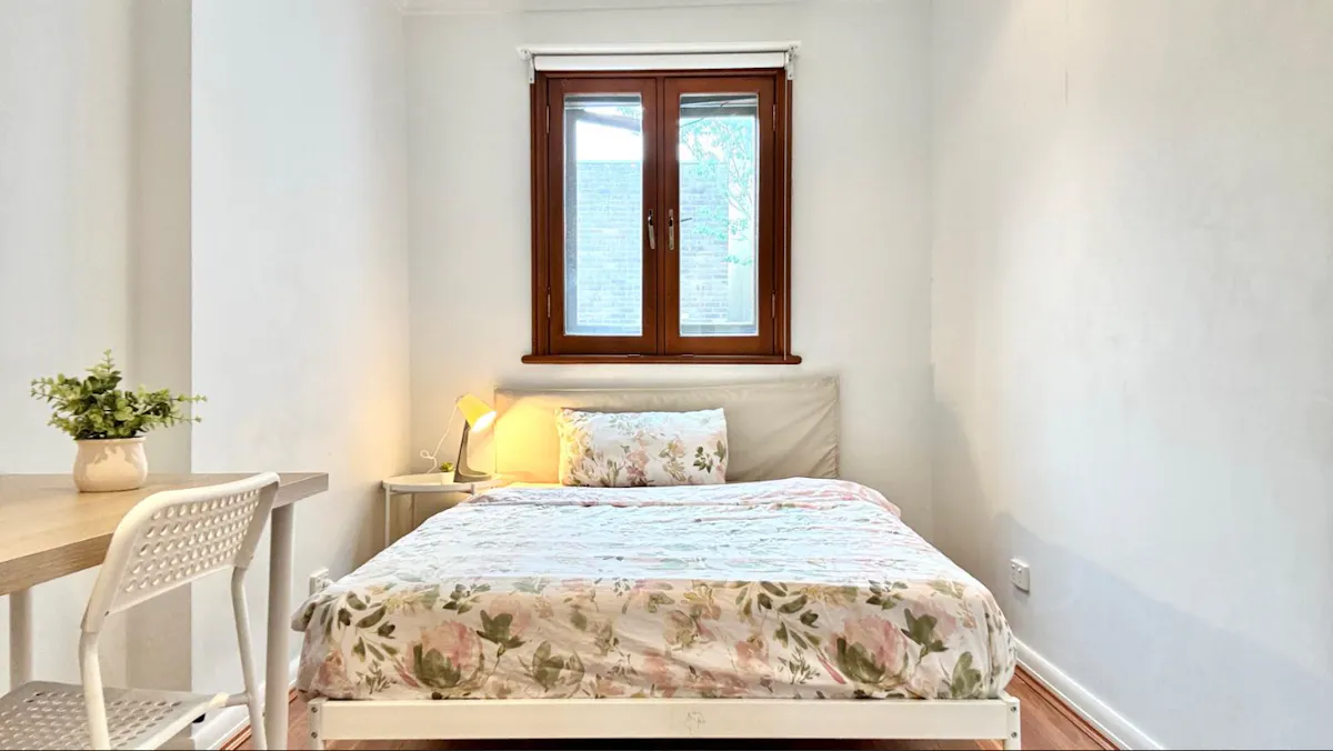 Room 5 (Non-Ensuite) ROOM