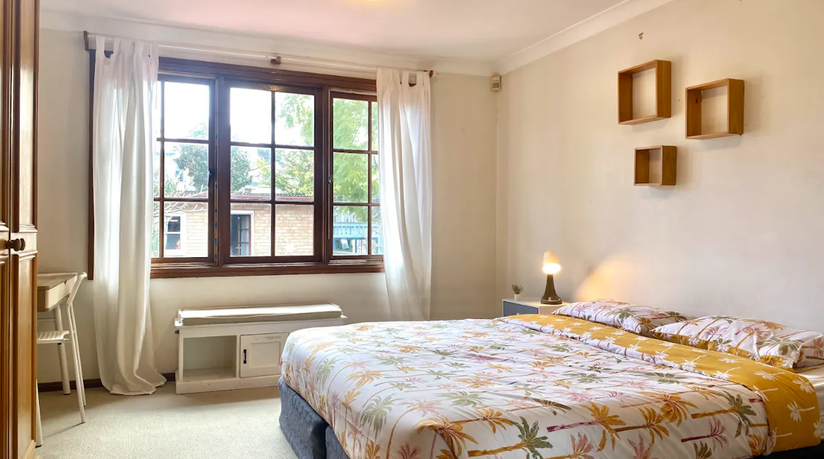 Room 5 (Ensuite) ROOM