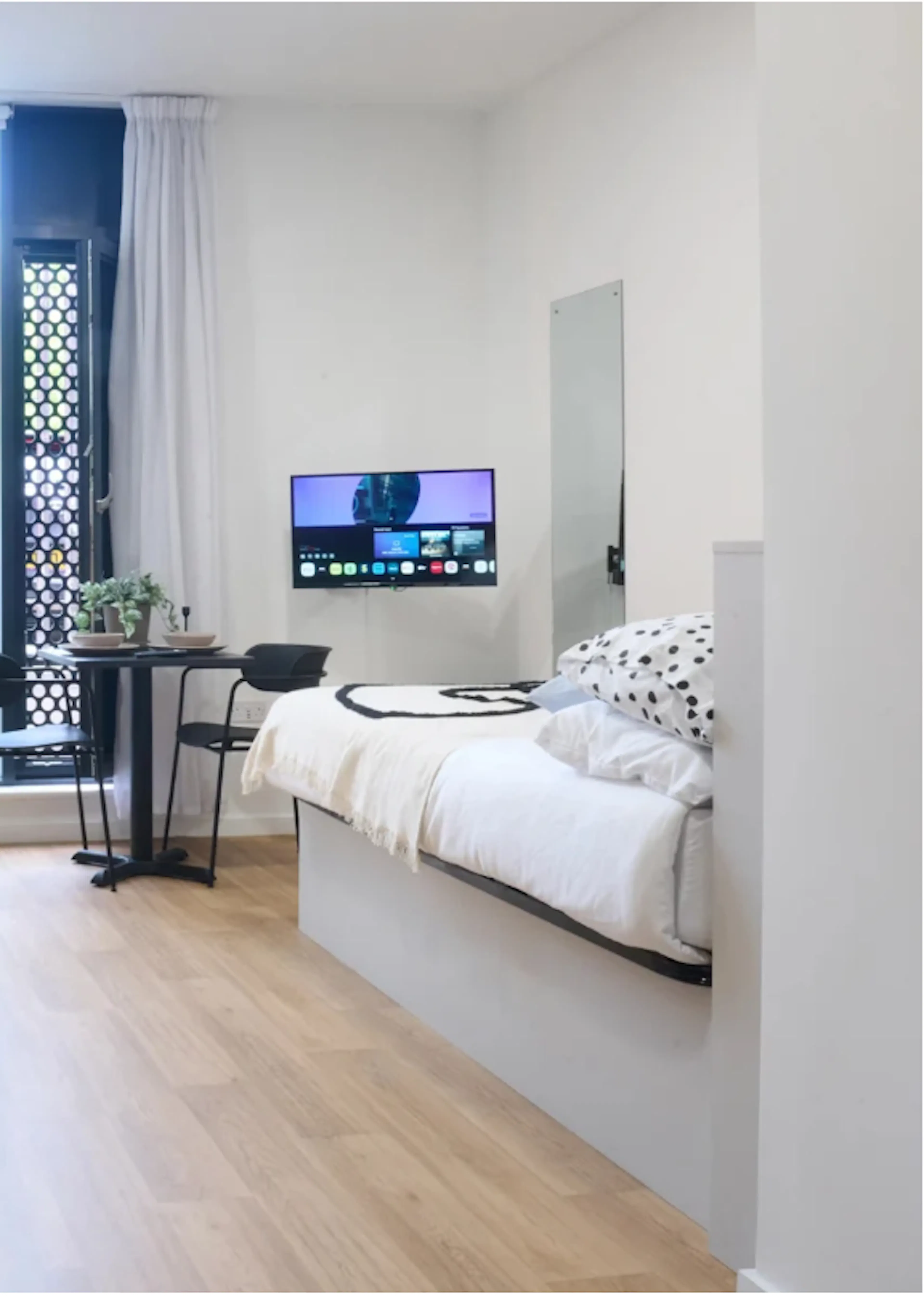 Platinum Plus Studio  ROOM 1