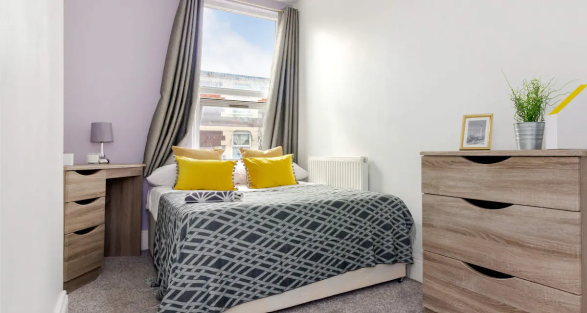 ROOM ROOM