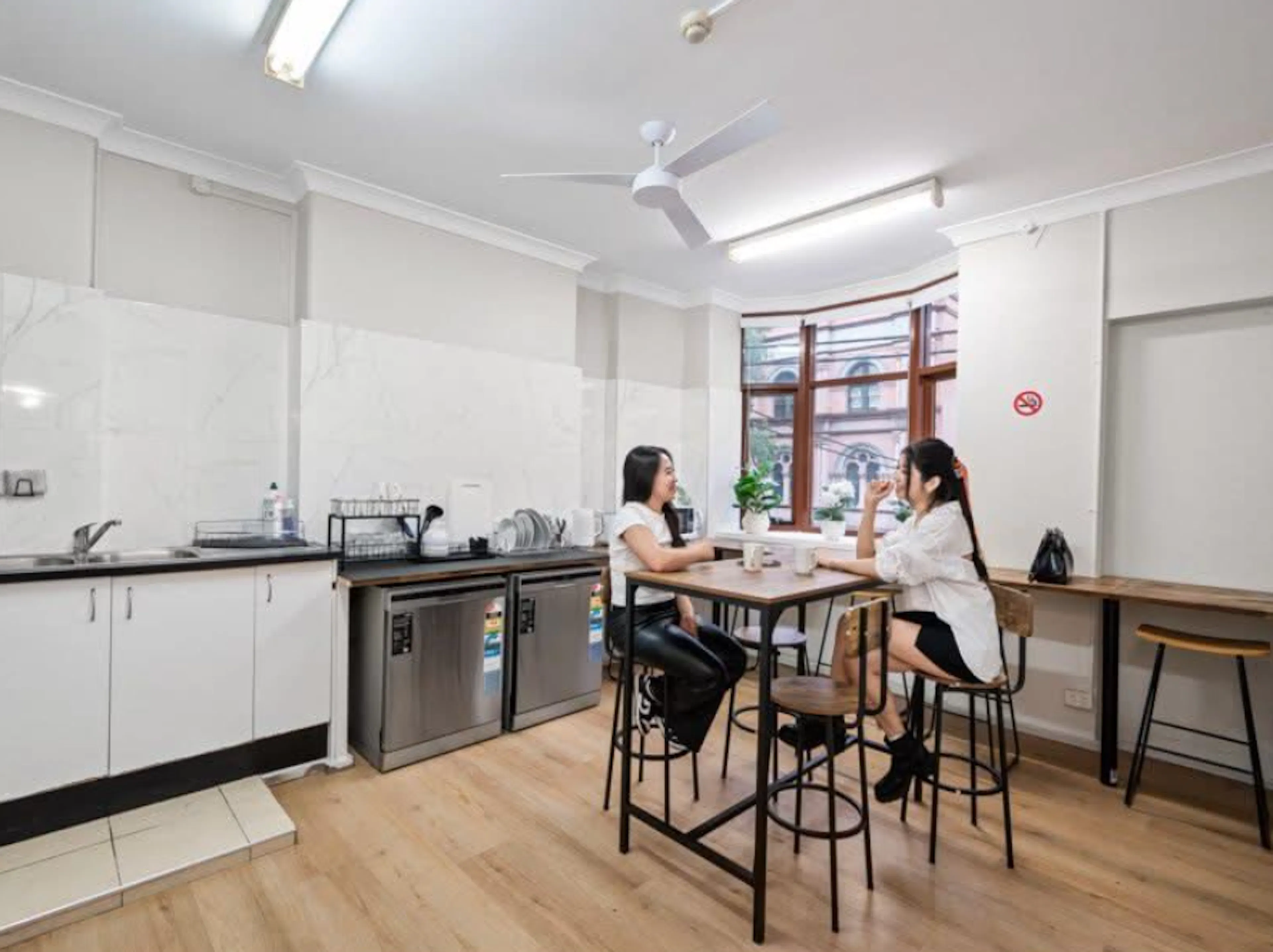 Community KITCHEN 4