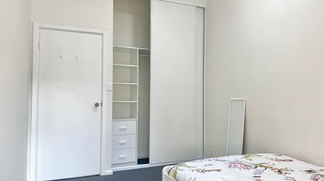 Room 4 (Non - Ensuite) room image 3