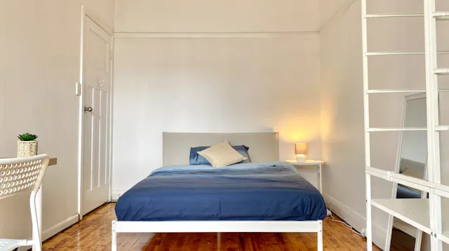 Room 5 (Non-Ensuite) room image 2