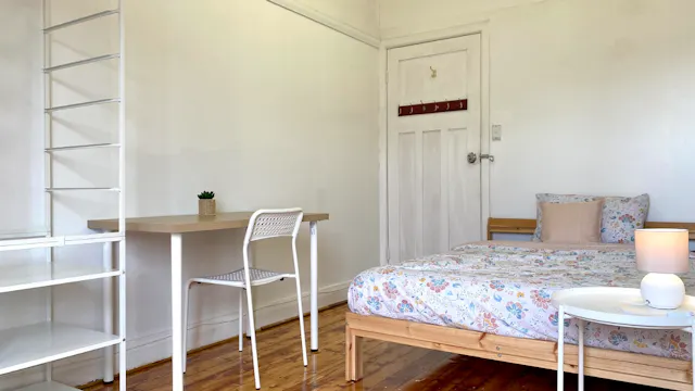 Room 5 (Non-Ensuite) room image 1