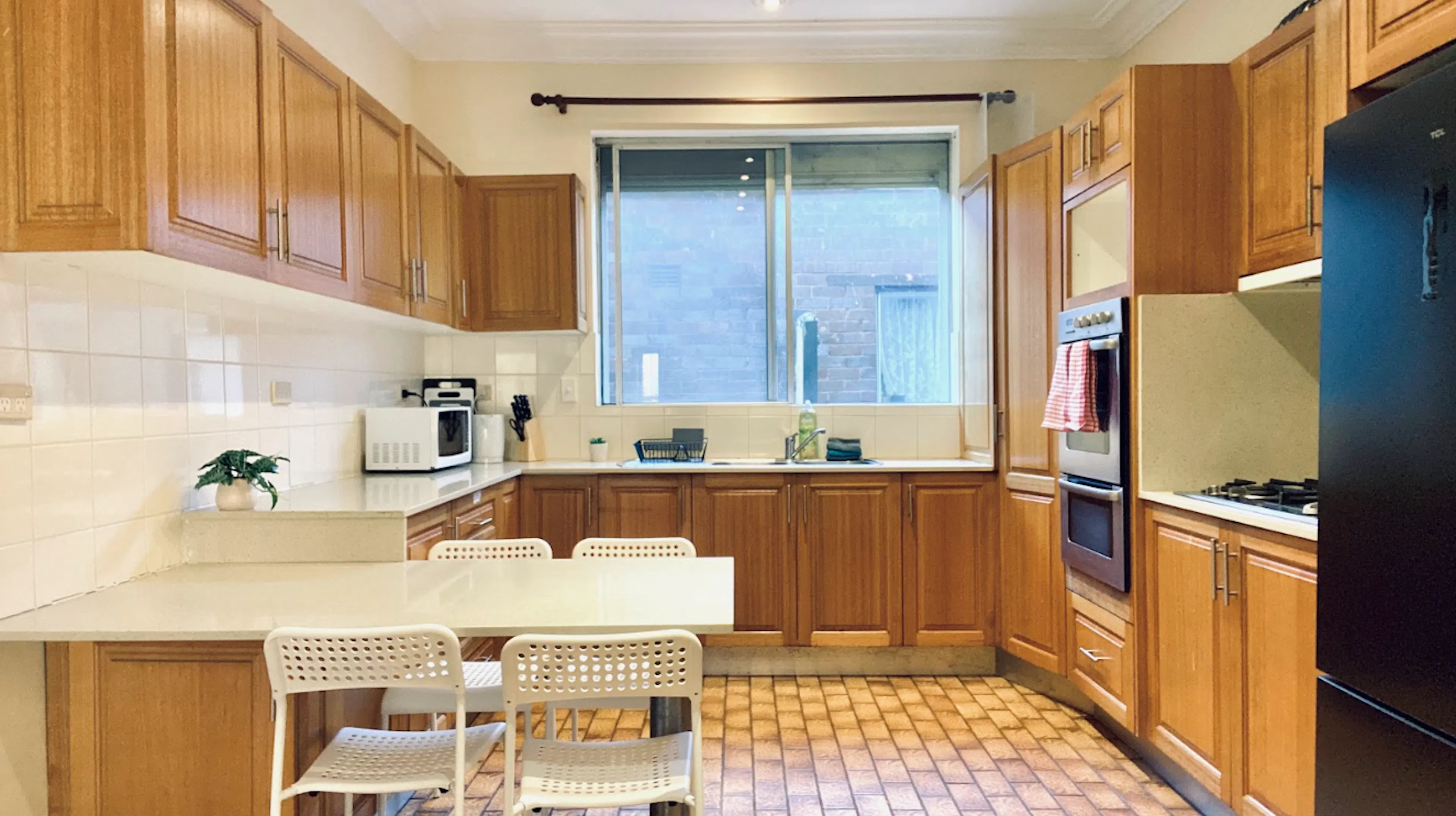 Community KITCHEN 2