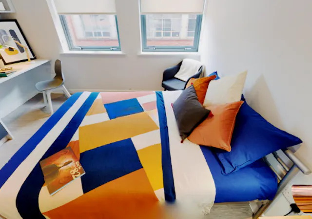 Two Bed Apartment room image 1