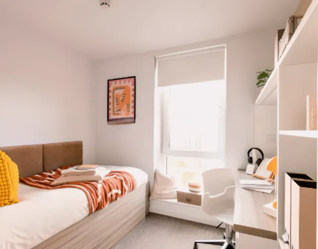 7 Bed Cluster room image 1